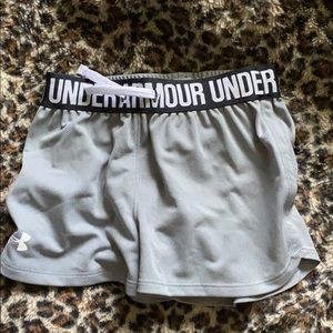 BRAND NEW GIRLS NIKE SHORT!